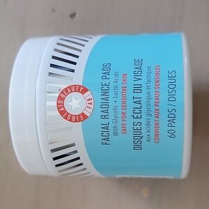 First Aid Beauty facial radiance pads